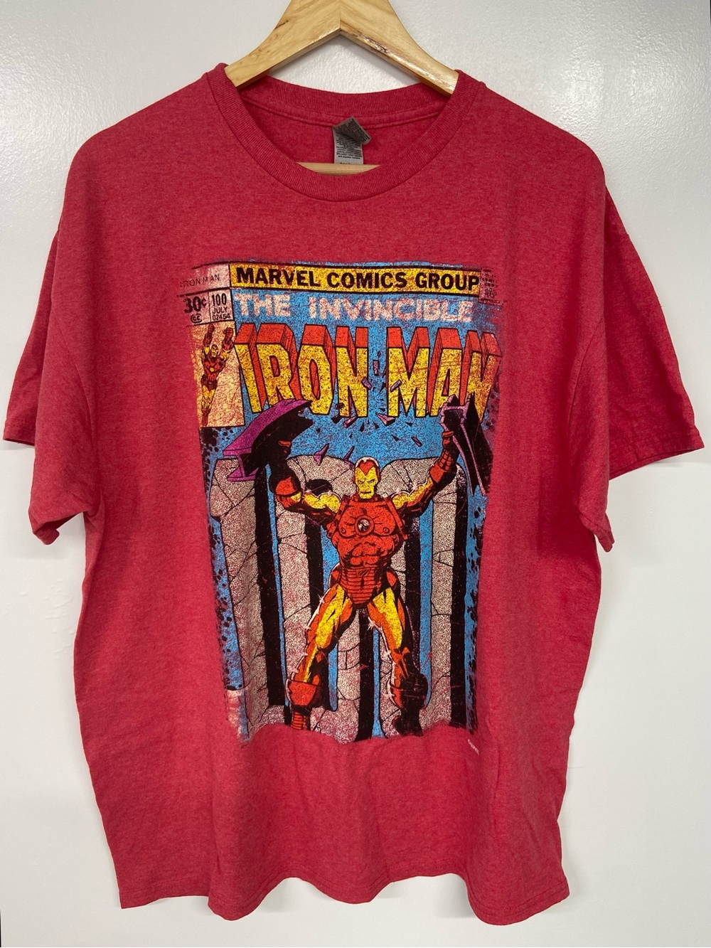 Gildan Red Iron Man Comic Graphic Tee